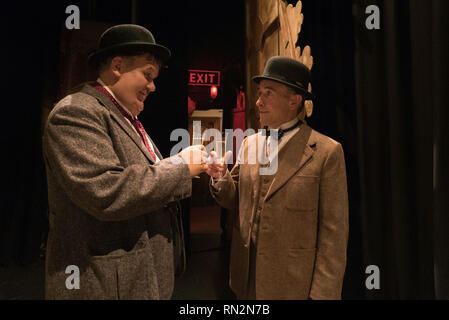 Stan & Ollie est un film biographique 2018 film réalisé par Jon S. Baird et écrit par Jeff le Pape. Basée sur les dernières années de la vie de la comédie double acte Laurel et Hardy, le film stars Steve Coogan et John C. Reilly que Stan Laurel et Oliver Hardy. Cette photographie est fourni pour un usage éditorial uniquement et est l'auteur du film company et/ou de l'espace attribué par le photographe ou film société de production. Banque D'Images