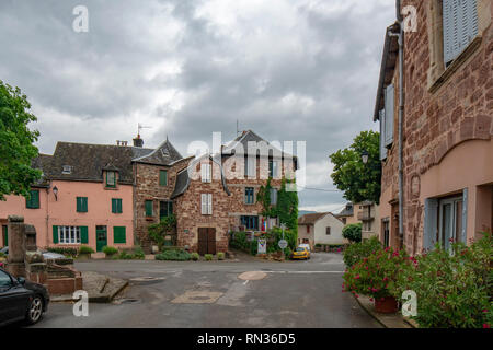 Valady, Midi Pyrénées, France - le 12 juin 2015:village de Valady dans le canton de Marcillac-Vallon, , France Banque D'Images