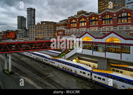 West Coast Express Train de banlieue, la Station Waterfront, Vancouver, Colombie-Britannique, Canada. Banque D'Images