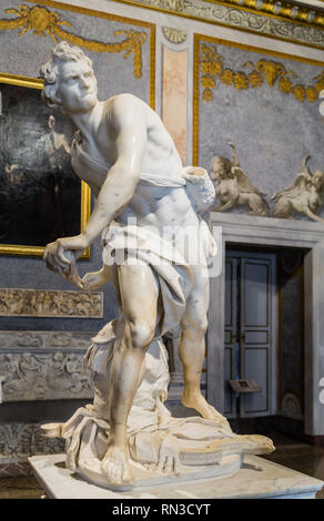 Sculpture de marbre David par Gian Lorenzo Bernini dans la Galleria Borghese, Rome, Italie Banque D'Images