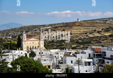 Lefkes village en Grèce Banque D'Images