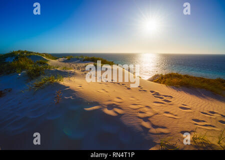 Dunes de sable dans le coucher du soleil, les projets de Bay, Coral Bay, Coral Coast, Australie occidentale Banque D'Images