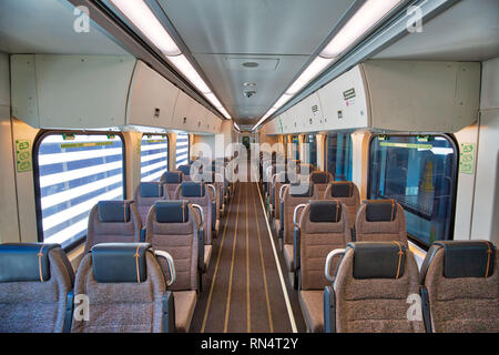 Toronto, Canada-April 20, 2018 : jusqu'Express train navette reliant l'aéroport Pearson de Toronto bornes et la ville au centre-ville Banque D'Images