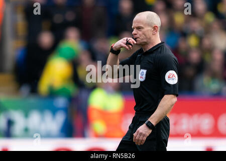 Arbitre Andy Woolmer en action pendant le match 16 février 2019, le stade de l'Université de Bolton, Bolton, Angleterre ; Sky Bet Championship, Bolton Wonderers vs Norwich City ; Credit : Terry Donnelly /News Images images Ligue de football anglais sont soumis à licence DataCo Banque D'Images