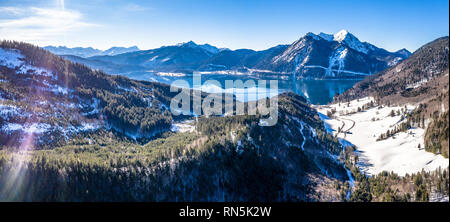 Le lac walchensee aériennes en Bavière en Allemagne d'hiver Banque D'Images