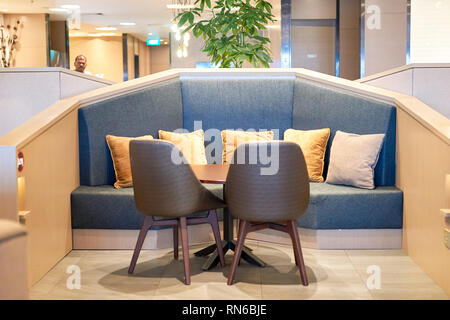 Singapour - CIRCA SEPTEMBRE 2016 : l'intérieur de la Plaza Premium Lounge à l'aéroport de Singapour Changi. L'aéroport de Changi est le principal aéroport civil pour Si Banque D'Images