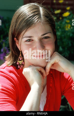 Smiling Pretty young girl looking at Camera, USA Banque D'Images