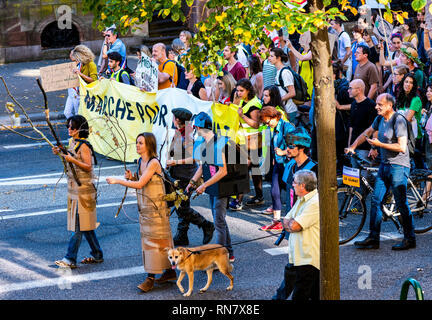 Octobre 2018, Strasbourg, Alsace, France, marche de protestation contre le réchauffement climatique Banque D'Images