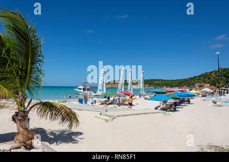 Dickenson Bay (Sandals Grande Antigua Resort), Antigua, Antigua et Barbuda, Lesser Antilles, Caribbean Banque D'Images