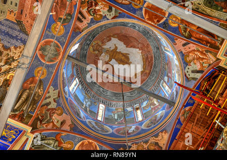 Suzdal, Russie - 5 juillet 2018 : Bel intérieur du Rozhdestvenskiy Sobor dans le Kremlin à Suzdal dans la région de Vladimir, anneau d'Or, la Russie. Banque D'Images