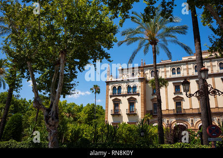 Parque de Maria Luisa, en face de la Plaza de España à Séville, Espagne. Banque D'Images