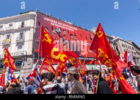 Parti communiste cubain Pro et démonstration dans la Puerta del Sol, Madrid, Espagne Banque D'Images