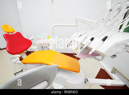 Couleur lumineuse de dentisterie pédiatrique de l'intérieur moderne. Banque D'Images