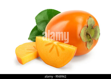 Fruit kaki avec des feuilles isolées sur fond blanc close-up Banque D'Images