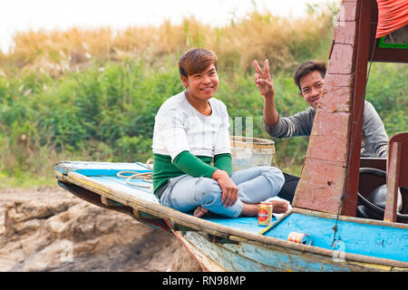 Lac Tonlé Sap Siem Reap, Cambodge, 2 février 2018 : les touristes non identifiés sur les bateaux de touristes au Lac Tonle Sap à l'Unesco, Siem Reap Cambodge Banque D'Images