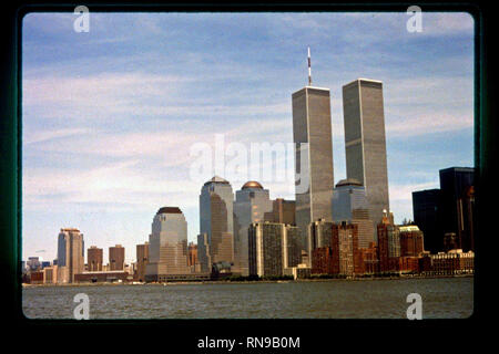 New York, USA. 17 févr., 2019. Skyline de New York avec le World Trade Centre d'origine à la Feb 17, 1983 NY Skyline at Ville de New York à New York, Banque D'Images