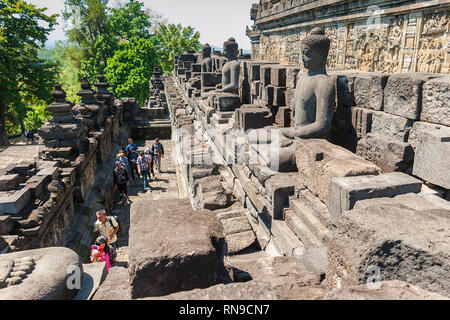 Yogyakarta Indonésie - Jul 30, 2016 : touriste en visite Borobodur Temple. Borobodur Temple est un site du patrimoine mondial de l'UNESCO. Banque D'Images