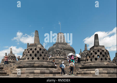 Yogyakarta Indonésie - Jul 30, 2016 : touriste en visite Borobodur Temple. Borobodur Temple est un site du patrimoine mondial de l'UNESCO. Banque D'Images