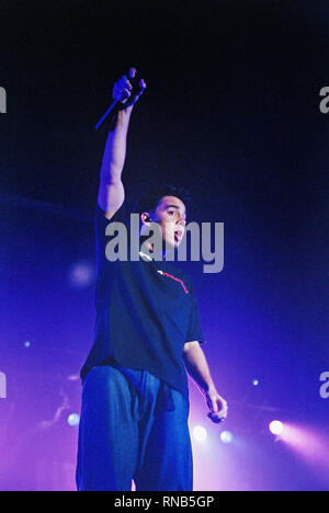 Mike Shinoda chanteur de Linkin Park l'exécution à la London Docklands Arena 16 septembre 2001, Londres, Angleterre, Royaume-Uni. Banque D'Images