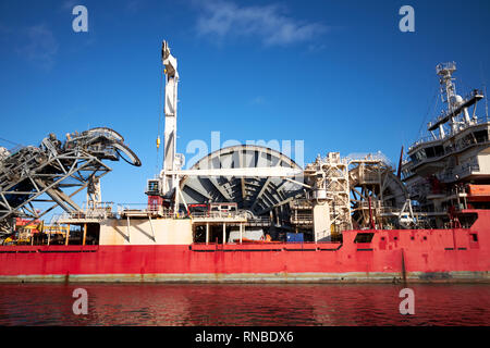 Leith, Edinburgh / Scotland - 10 Février 2019 : l'Apache 2 navire de pose du tuyau est assis dans sa couchette dans Leith Docks, Edinburgh. Banque D'Images