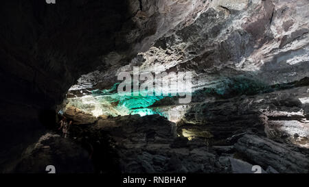 Intérieur de la Cueva de los Verdes à Lanzarote. Eclairage intérieur de la grotte. Île des Canaries Banque D'Images