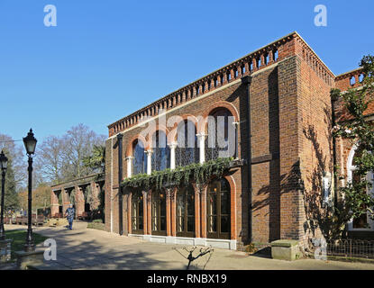 Le restaurant Belvedere et Orangerie dans Holland Park, Kensington, Londres, l'une des régions les plus riches de la ville. Banque D'Images