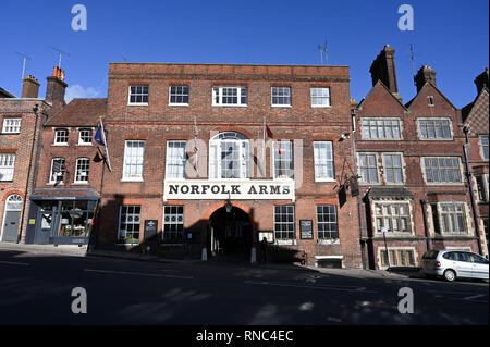 En vue d'Arundel West Sussex UK - Le Norfolk Arms Hotel et restaurant Banque D'Images