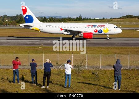 Medellin, Colombie - janvier 26, 2019 Vivaair : Airbus A320 avion à l'aéroport de Medellin (MDE) en Colombie. Dans le monde d'utilisation | Banque D'Images