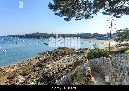 La France, de l'Ille et Vilaine, Côte d'Emeraude (Côte d'Émeraude), Cancale, Port d'Anse de la mer de la côte GR34 // France, Ille-et-Vilaine (35), la Côte Banque D'Images