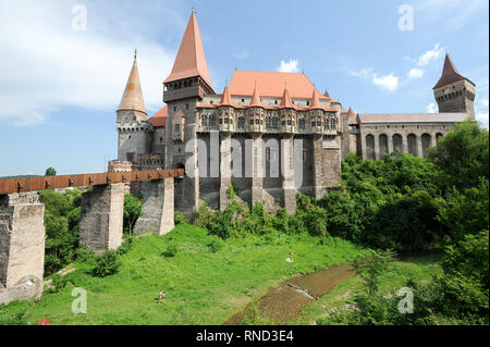 Pont principal, Turnul Buzdugan (Mace), la tour clocher Porche, vaste palais et tour de défense dernier tour de NeBoisa Castelul Corvinilor gothico-Renaissance (Co Banque D'Images