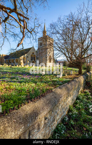 Birlingham perce-neige en hiver l'Église Banque D'Images