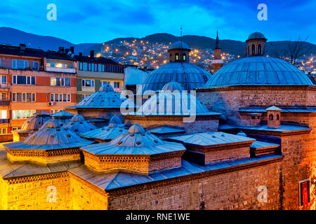 Toit de l'Ibrahim Pasha bains publics (maintenant un centre culturel), Bursa, Turquie, Banque D'Images