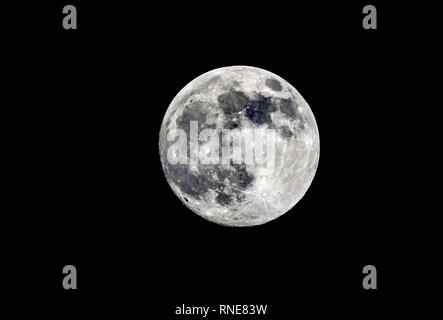 Helston, Cornwall, UK. 16Th Jun 2019. Supermoon, alias "lune" en plus de Helston Cornwall, UK Crédit : Bob Sharples/Alamy Live News Banque D'Images