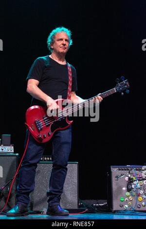 Madison, Wisconsin, USA. Feb 17, 2019. DAVE DREIWITZ de Joe Russo's presque morts à la l'Sylvee à Madison, Wisconsin Crédit : Daniel DeSlover/ZUMA/Alamy Fil Live News Banque D'Images