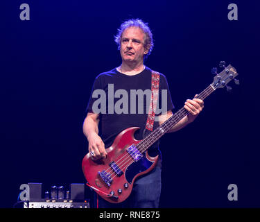 Madison, Wisconsin, USA. Feb 17, 2019. DAVE DREIWITZ de Joe Russo's presque morts à la l'Sylvee à Madison, Wisconsin Crédit : Daniel DeSlover/ZUMA/Alamy Fil Live News Banque D'Images