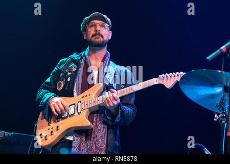 Madison, Wisconsin, USA. Feb 17, 2019. TOM HAMILTON de Joe Russo's presque morts à la l'Sylvee à Madison, Wisconsin Crédit : Daniel DeSlover/ZUMA/Alamy Fil Live News Banque D'Images