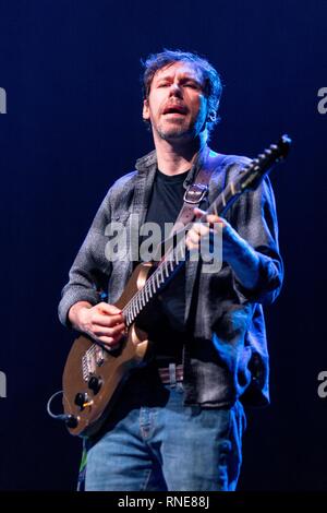 Madison, Wisconsin, USA. Feb 17, 2019. SCOTT METZGER de Joe Russo's presque morts à la l'Sylvee à Madison, Wisconsin Crédit : Daniel DeSlover/ZUMA/Alamy Fil Live News Banque D'Images