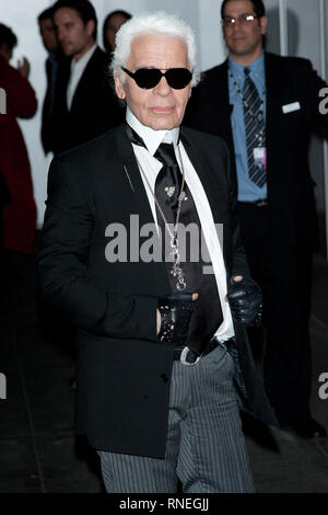 Karl Lagerfeld participe à la Museum of Modern Art's 4th Annual Film bénéficier à 'un hommage à Pedro Almodovar' au Musée d'Art Moderne le 15 novembre 2011 à New York. Banque D'Images