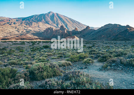 Pico del Teide - volcan spectaculaire sur l'île de Tenerife, avec ses environs Banque D'Images