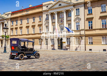 Les rues de Zagreb en semaine, pendant la journée en été. Ville de Zagreb est la capitale de la Croatie. Banque D'Images