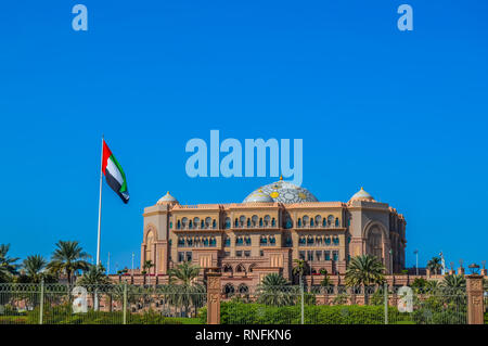 Majestueux et palatial hôtel cinq étoiles connu sous le nom Emirates Palace à Abu Dhabi aux Émirats Arabes Unis Banque D'Images