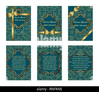 Jeu de cartes vintage avec ornement d'or sur un fond vert sombre. Frontière ornés et lieu de votre texte. Vector illustration. Illustration de Vecteur