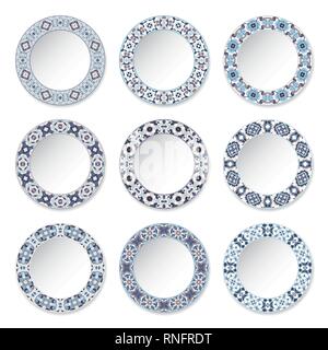 Ensemble d'assiettes décoratives avec un motif bleu circulaire, vue du dessus. Arrière-plan blanc. Vector illustration. Illustration de Vecteur