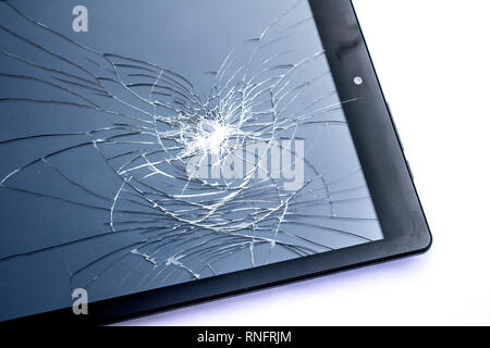 Broken Smart Phone Tablet Mobile sur fond blanc Banque D'Images