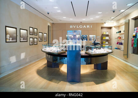 NEW YORK - 06 avril 2016 : magasin Bulgari dans l'aéroport JFK. Bulgari est une marque de luxe et de bijoux qui produit et commercialise plusieurs produits Banque D'Images