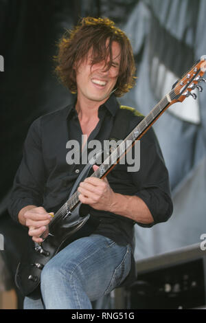 Collective Soul guitariste Joel Kosche est indiqué d'effectuer au cours d'un concert en direct de l'apparence. Banque D'Images