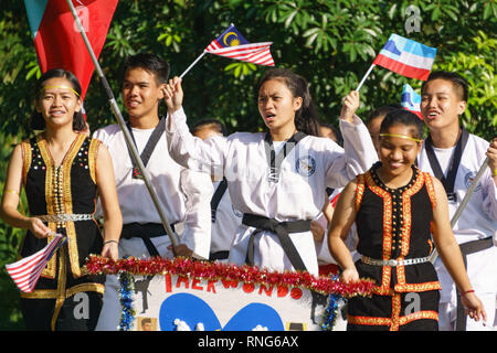 Malaysia-August Sabah Kiulu 30, 2016:d'étudiants ont marché pendant l'état de célébration du jour de l'indépendance de la Malaisie de l'indépendance célébré un mois. Banque D'Images