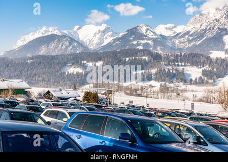 Parking à Hauser Kaibling une des stations de ski Top 44 remontées mécaniques 123 km de pistes de ski, parking, liés 4 montagnes Banque D'Images