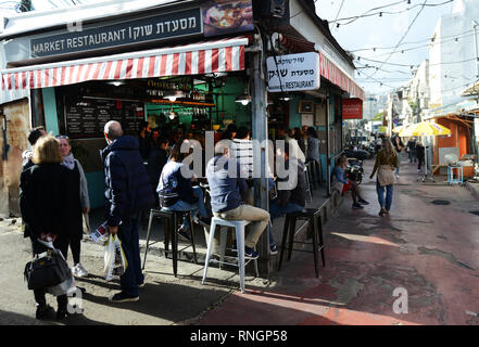 Le restaurant marché dynamique au marché Carmel, à Tel-Aviv. Banque D'Images