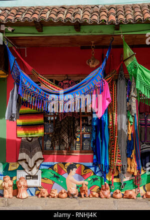 Artisanat à Raquira, Boyaca Colombie, Ministère Banque D'Images